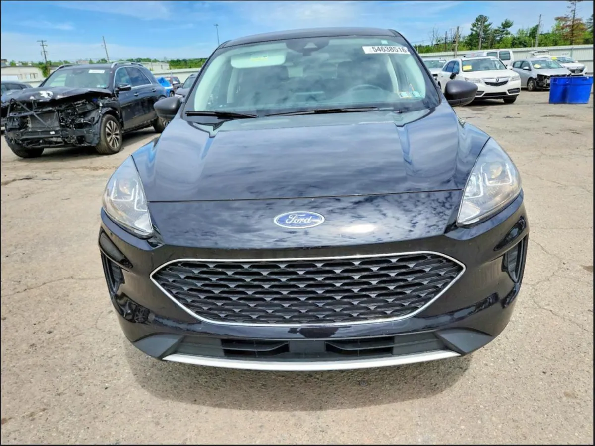 FORD ESCAPE SE 2022