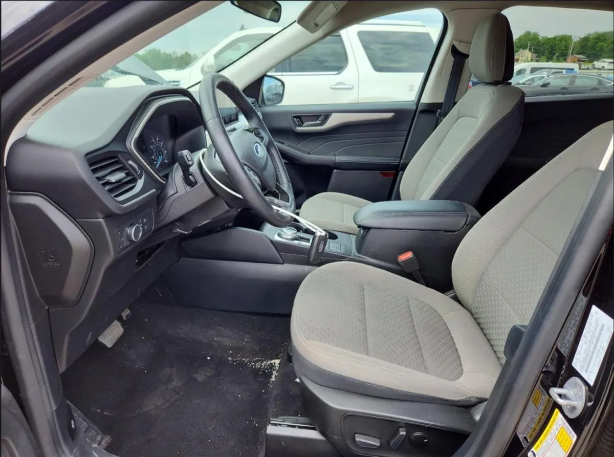 FORD ESCAPE SE 2022