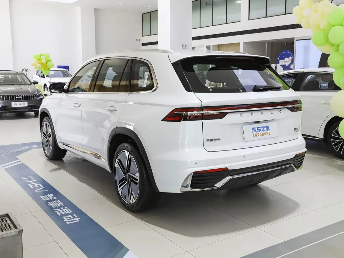GEELY XINGYUE L HYBRID 2026