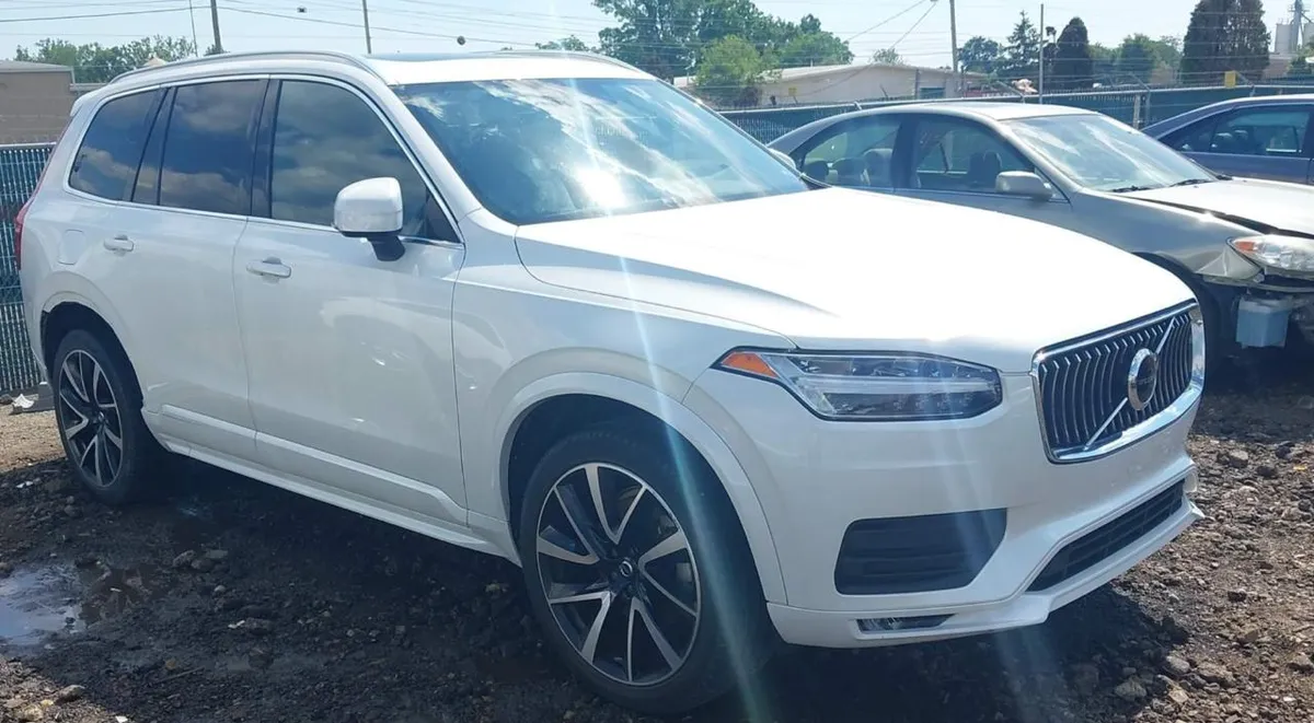 VOLVO XC90 T6 MOMENTUM 6 PASSENGER 2020