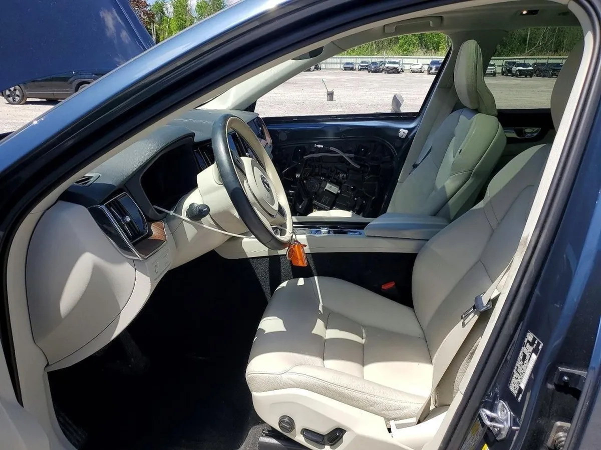 VOLVO XC60 T5 MOMENTUM 2021