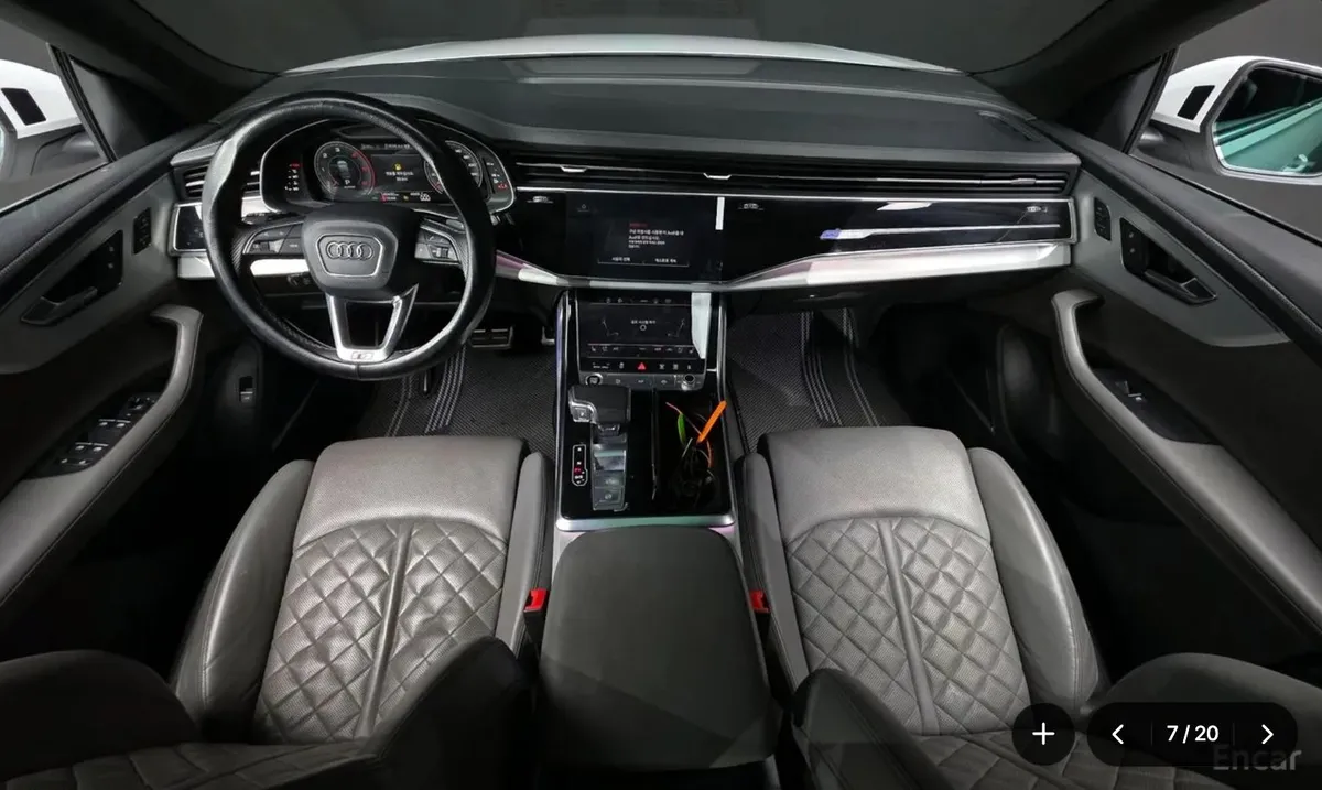 AUDI Q8 2022