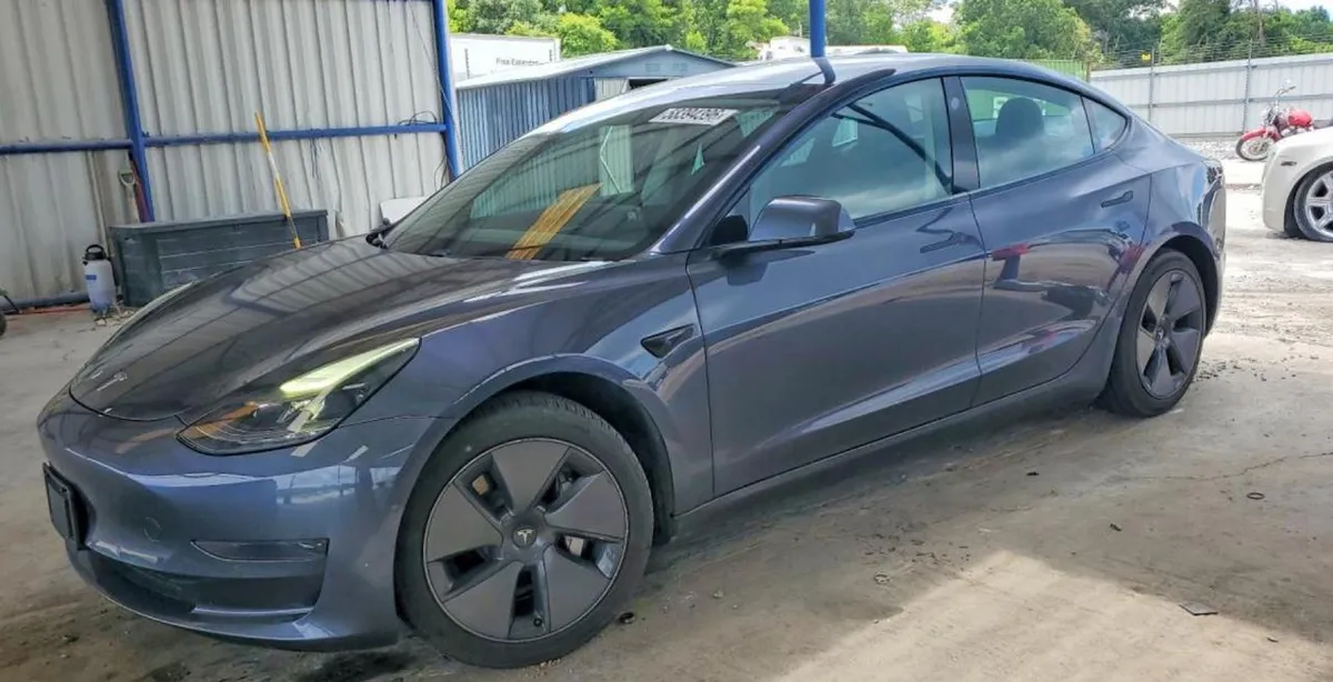 TESLA MODEL 3 2021