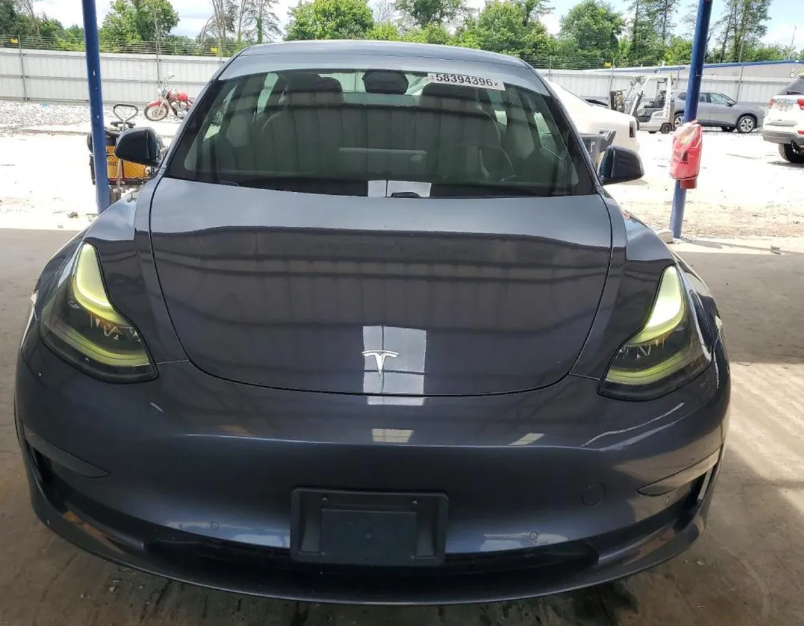 TESLA MODEL 3 2021