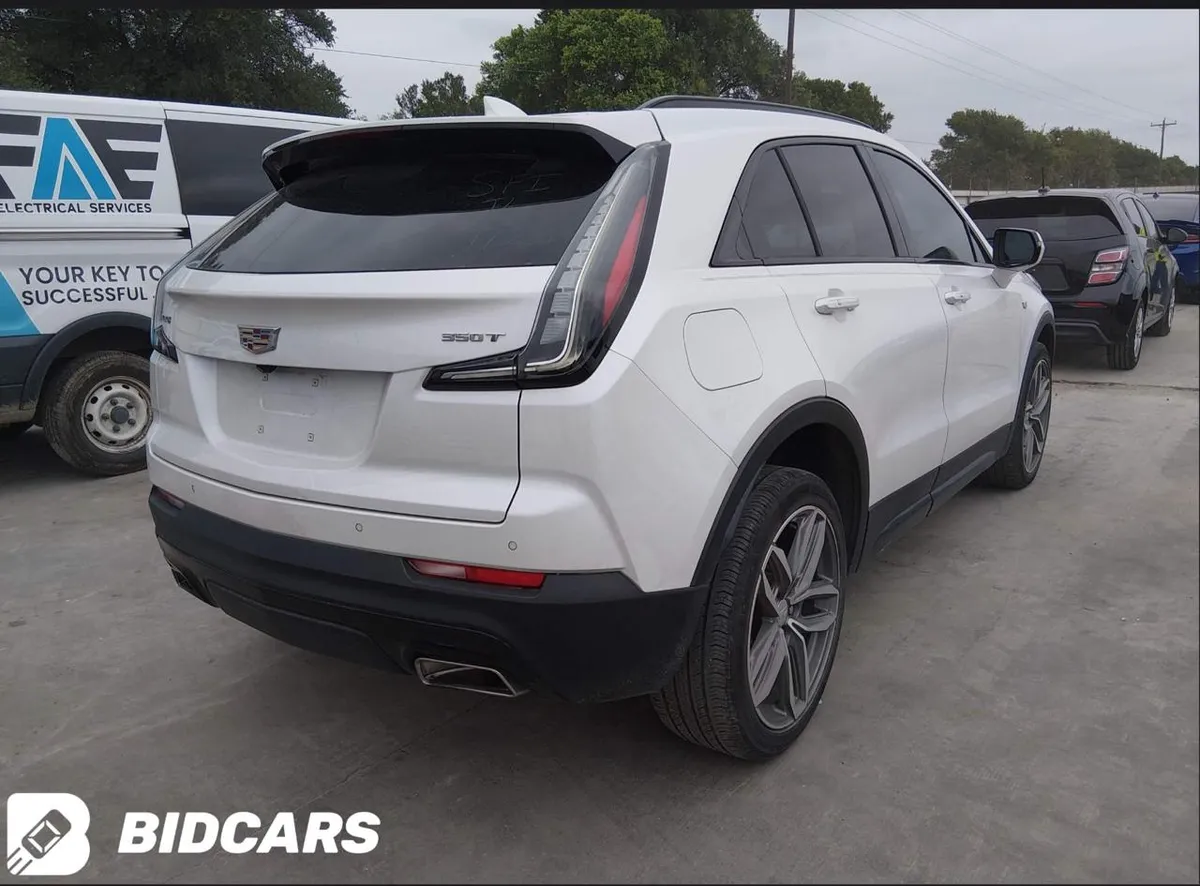 CADILLAC XT4 FWD SPORT 2022