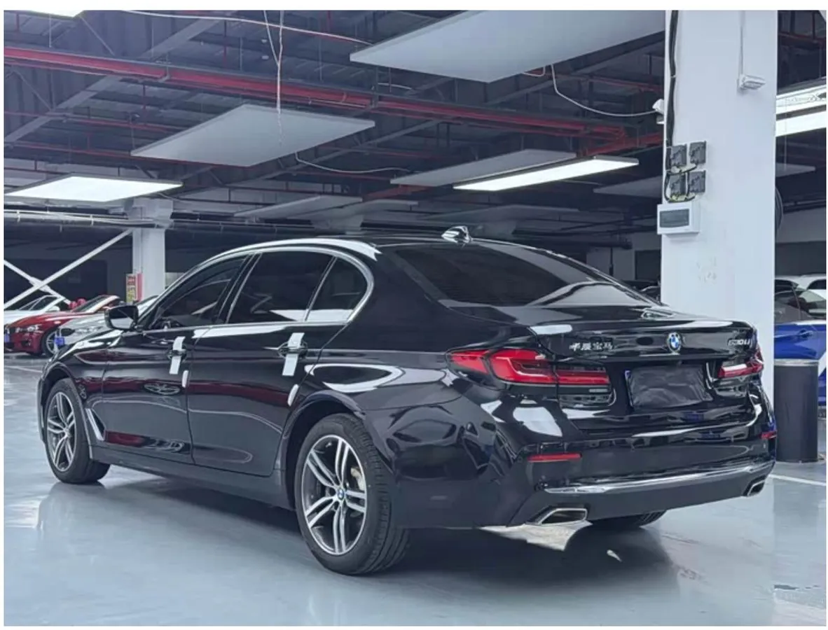 BMW 5 SERIES LUXURY 2022