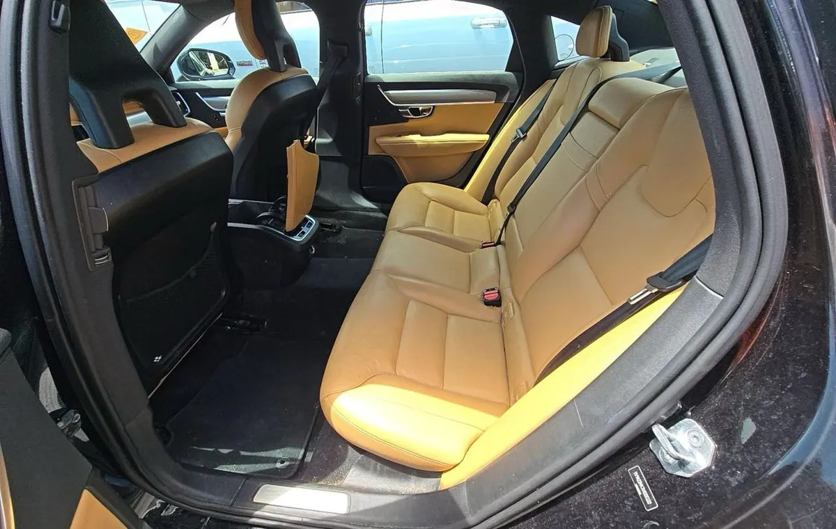 VOLVO S90 T6 MOMENTUM 2017