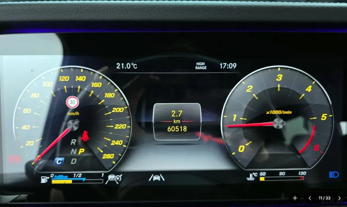 MERCEDES-BENZ G400D 2023