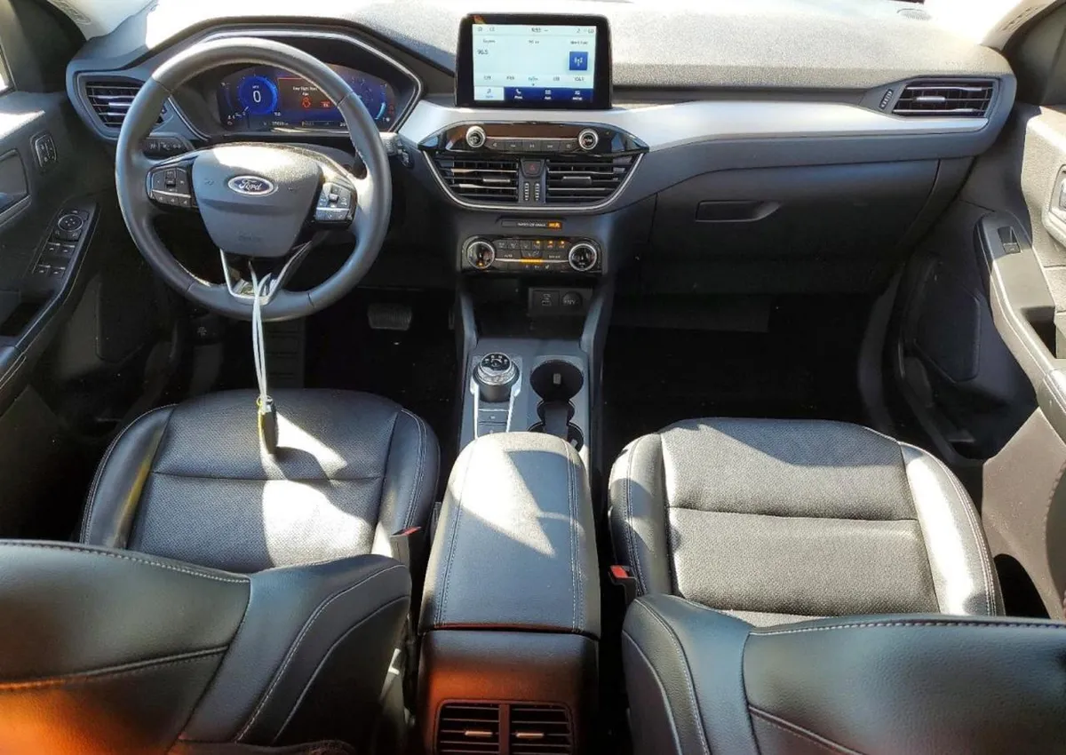 FORD ESCAPE SEL 2022