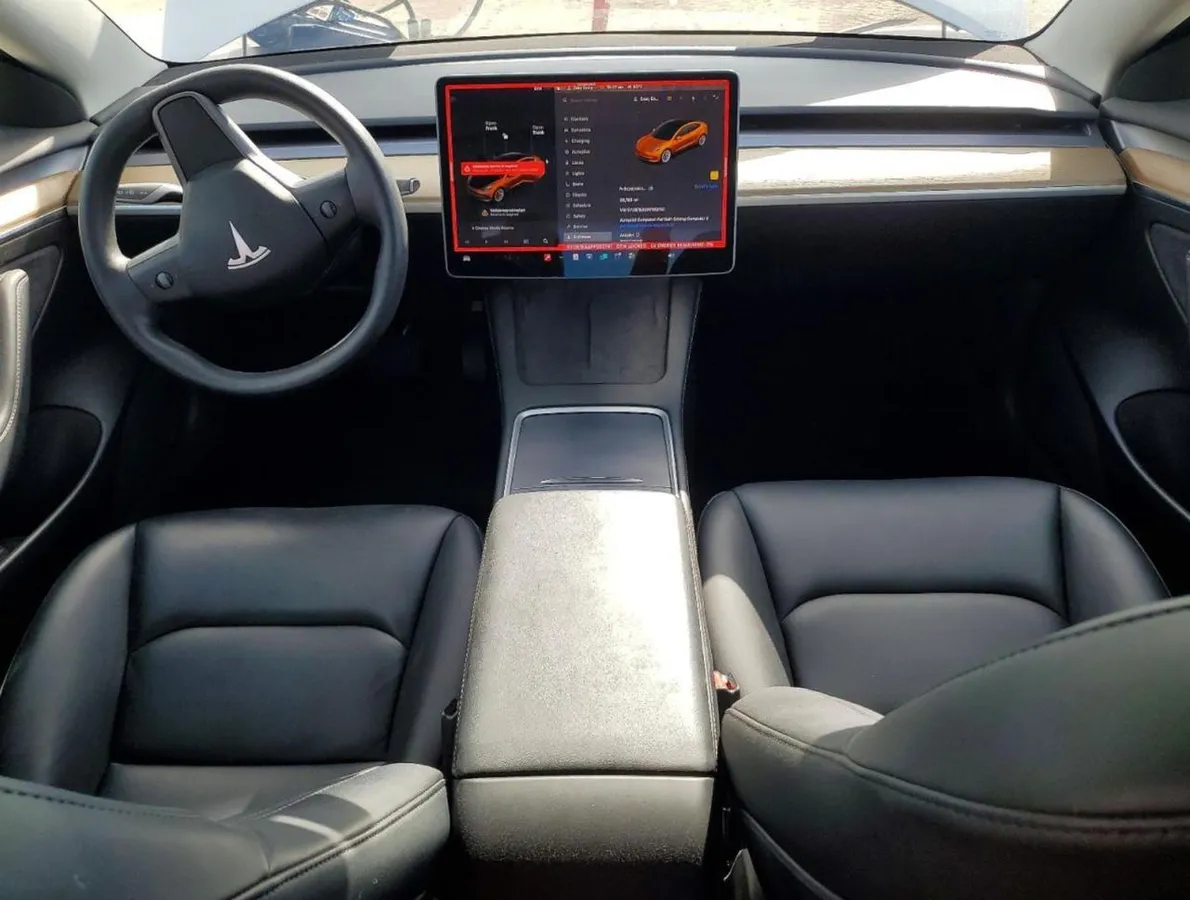 TESLA MODEL 3 2023