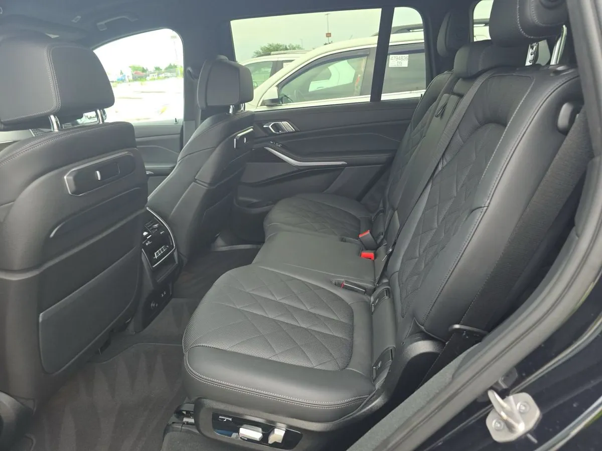BMW X7 SPORTS ACTIVITY VEHICLE 2023