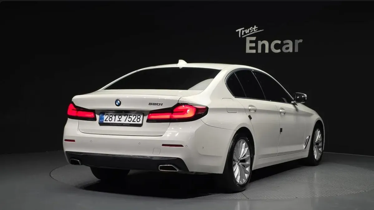 BMW 5 SERIES LUXURY 2022