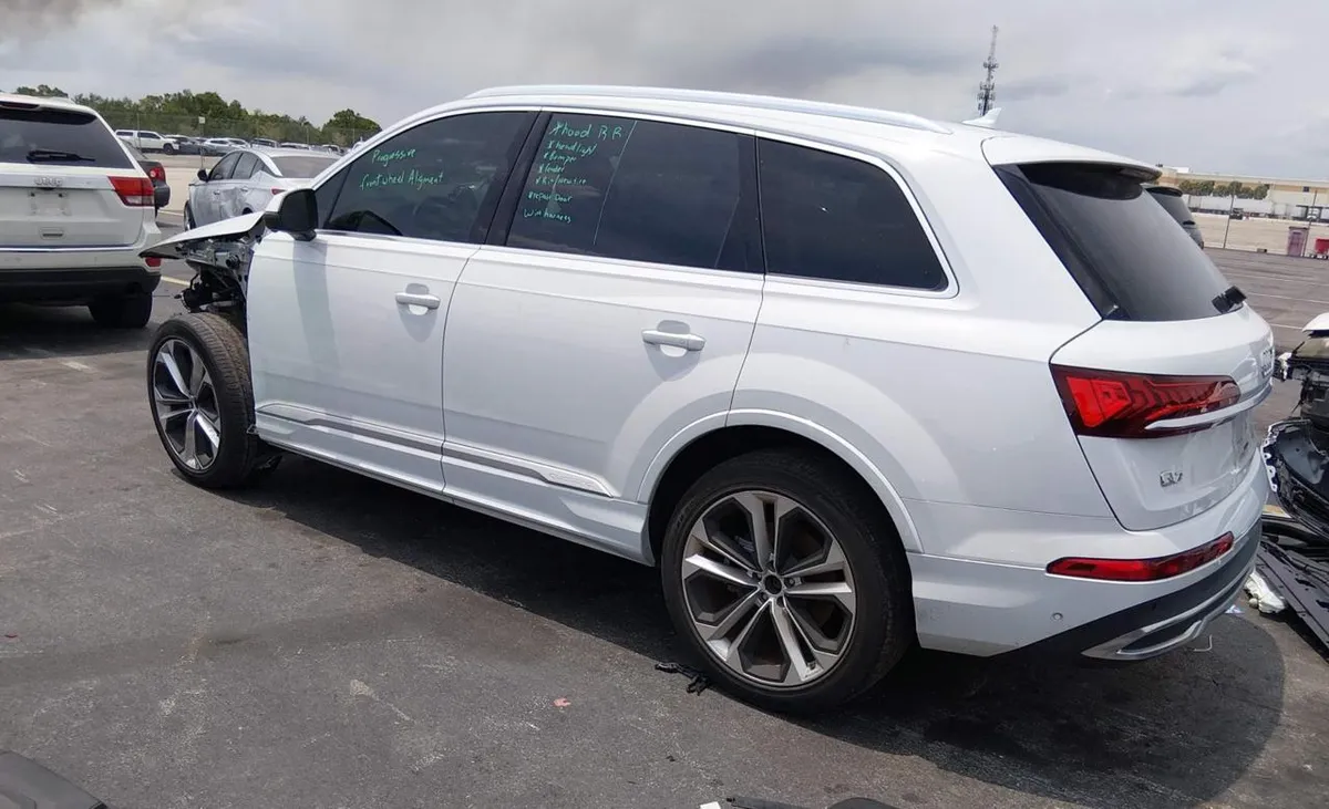 AUDI Q7 PREMIUM PLUS 55 TFSI QUATTRO TIPTRONIC 2023