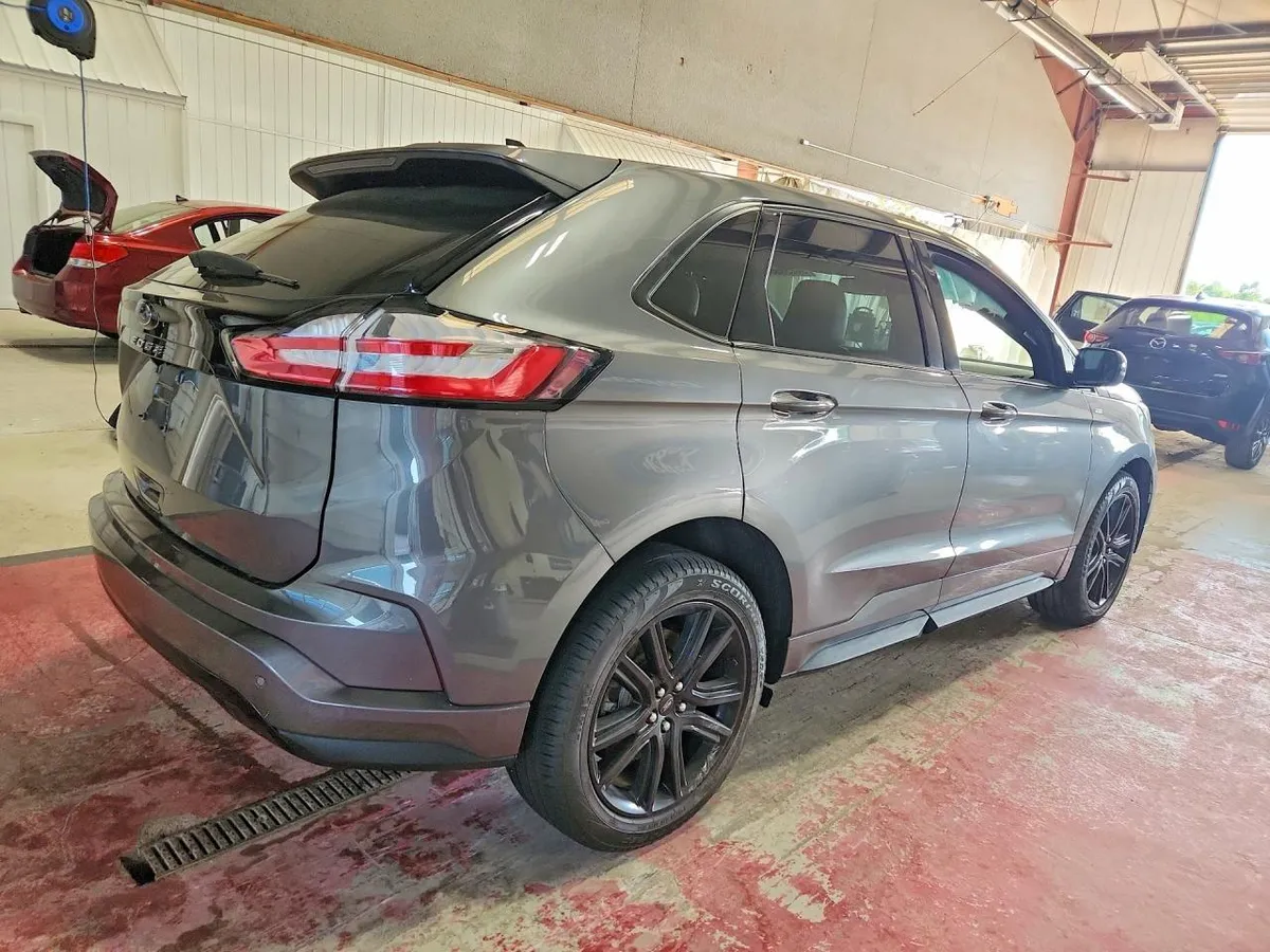 FORD EDGE SEL 2023