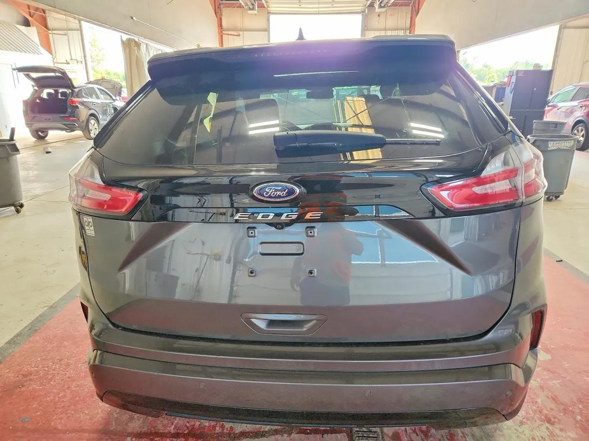 FORD EDGE SEL 2023