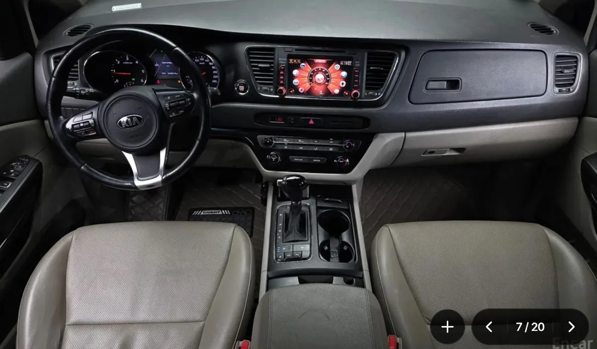 KIA CARNIVAL 2015