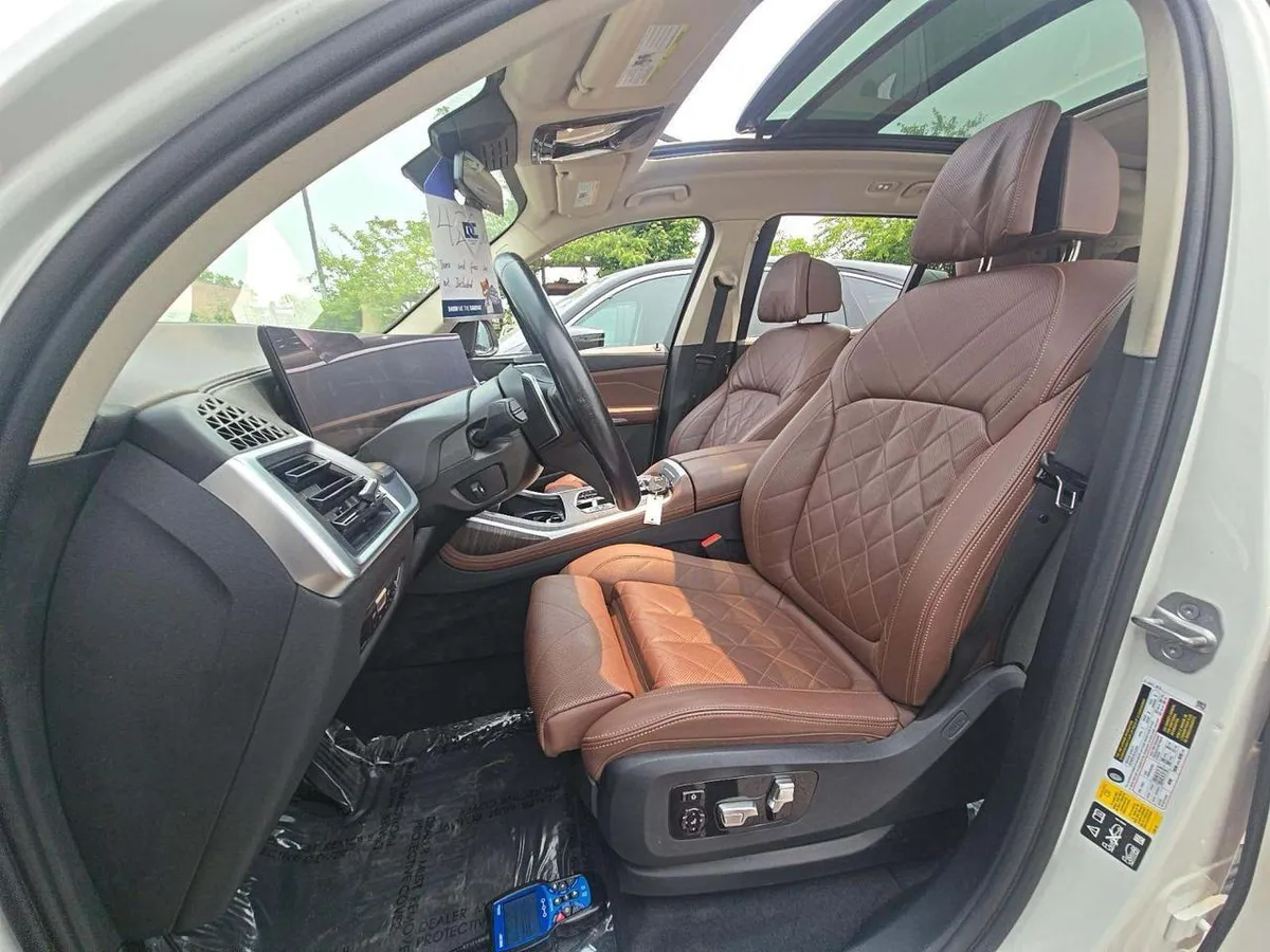 BMW X7 SPORTS ACTIVITY VEHICLE 2023