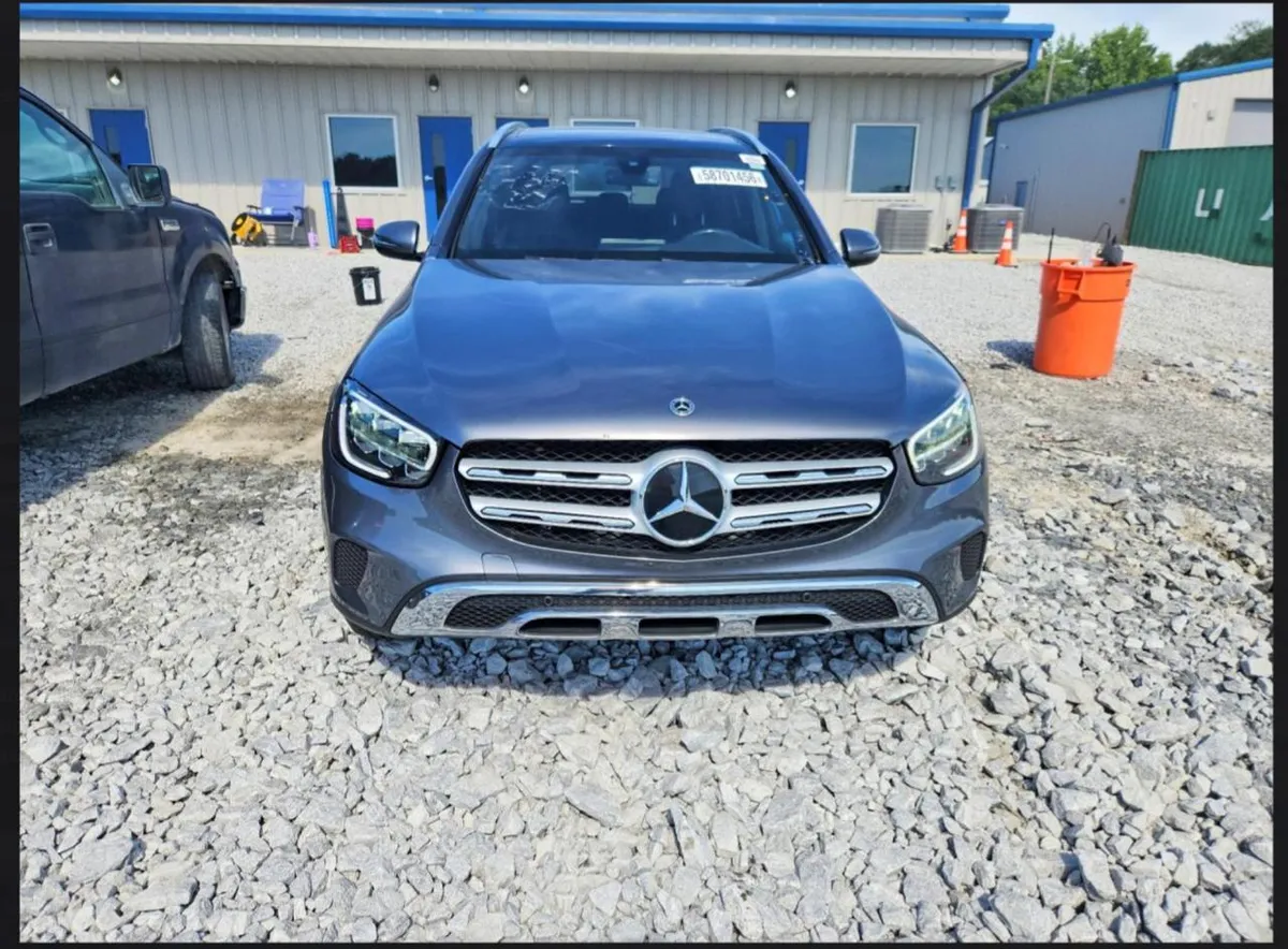 MERCEDES-BENZ GLC 300 2020