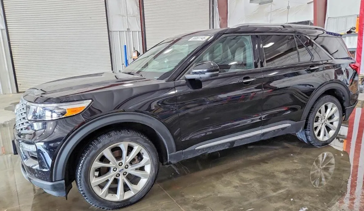 FORD EXPLORER PLATINUM 2023