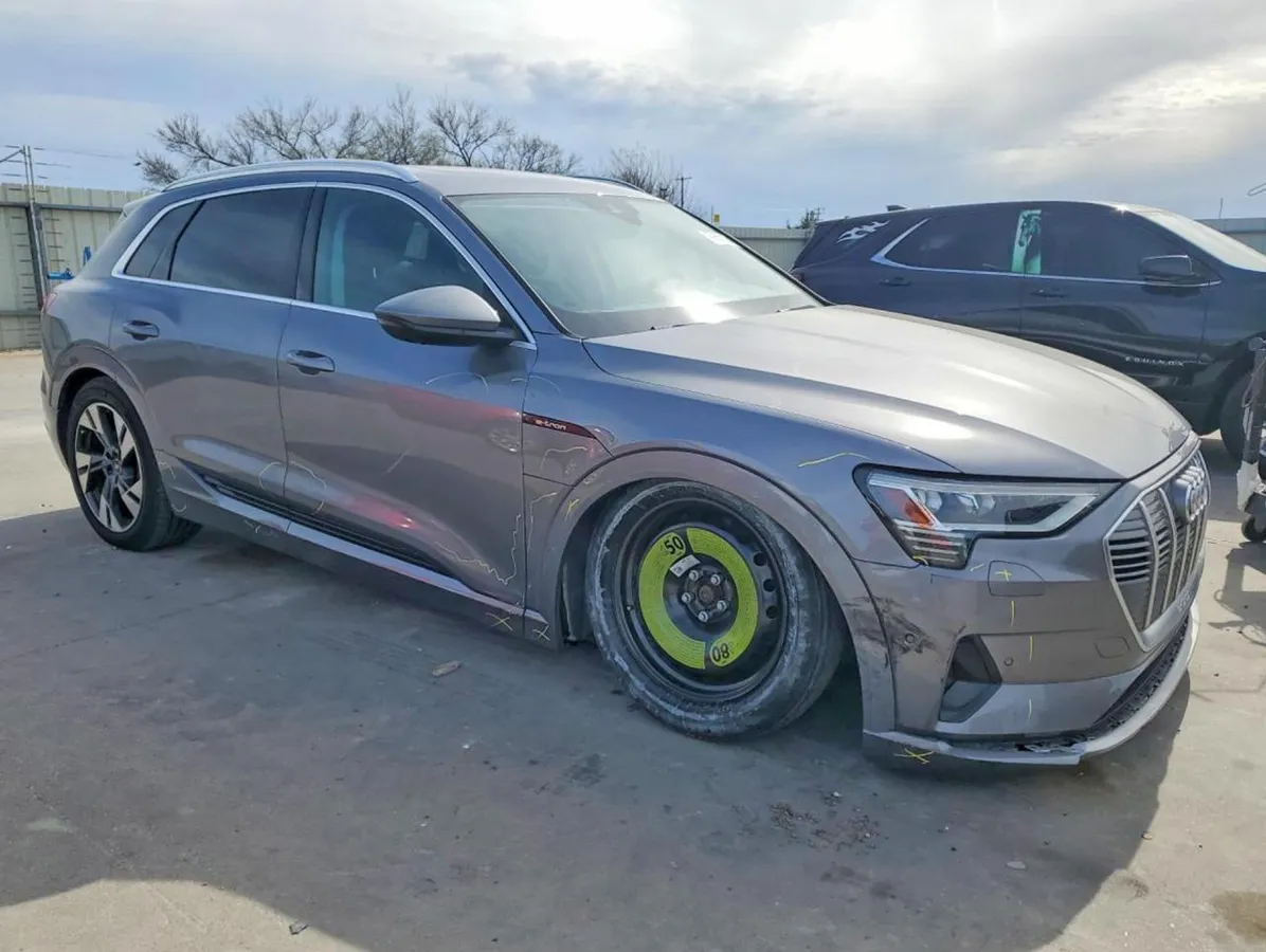 AUDI E-TRON PREMIUM PLUS 2022