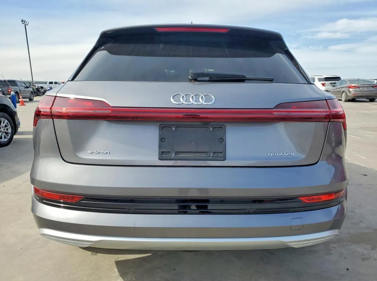 AUDI E-TRON PREMIUM PLUS 2022