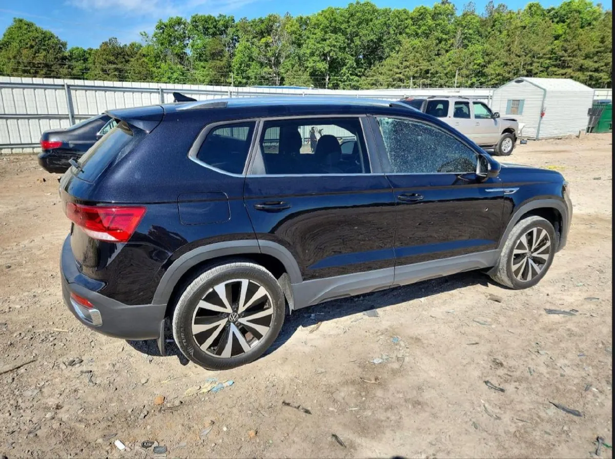 VOLKSWAGEN TAOS SE 2023