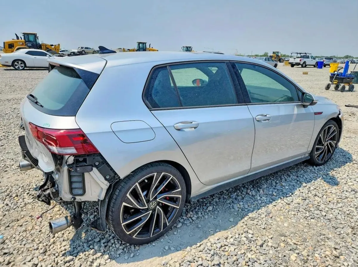 VOLKSWAGEN GOLF GTI 2023