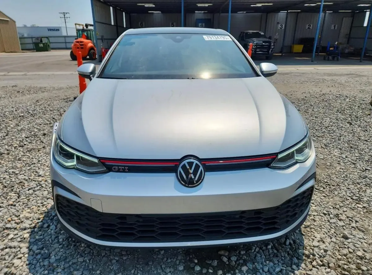VOLKSWAGEN GOLF GTI 2023