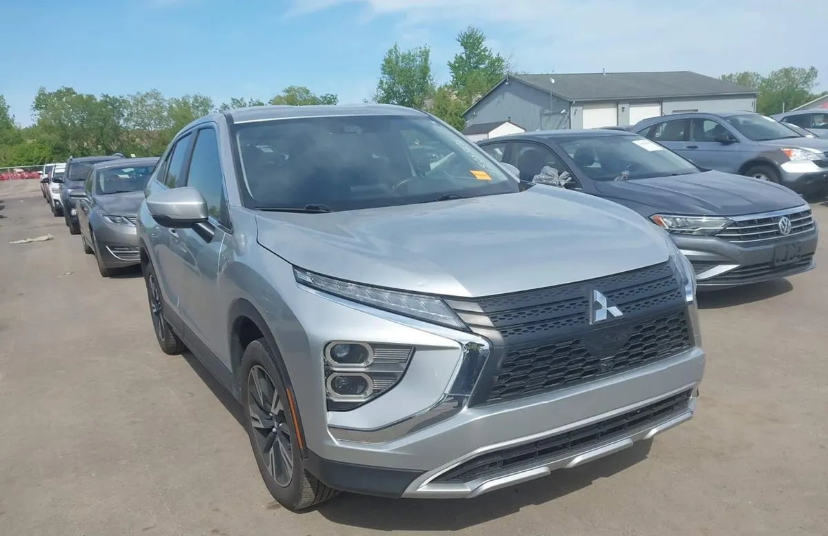 MITSUBISHI ECLIPSE CROSS SE 2023