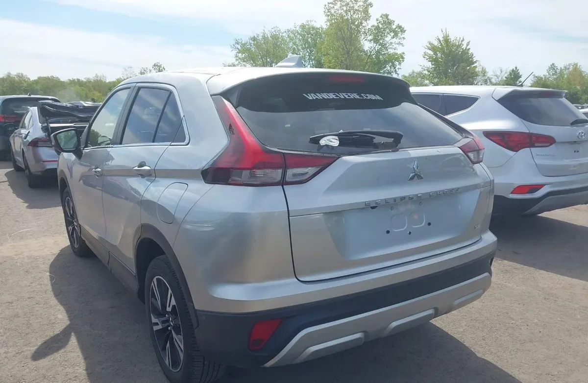 MITSUBISHI ECLIPSE CROSS SE 2023