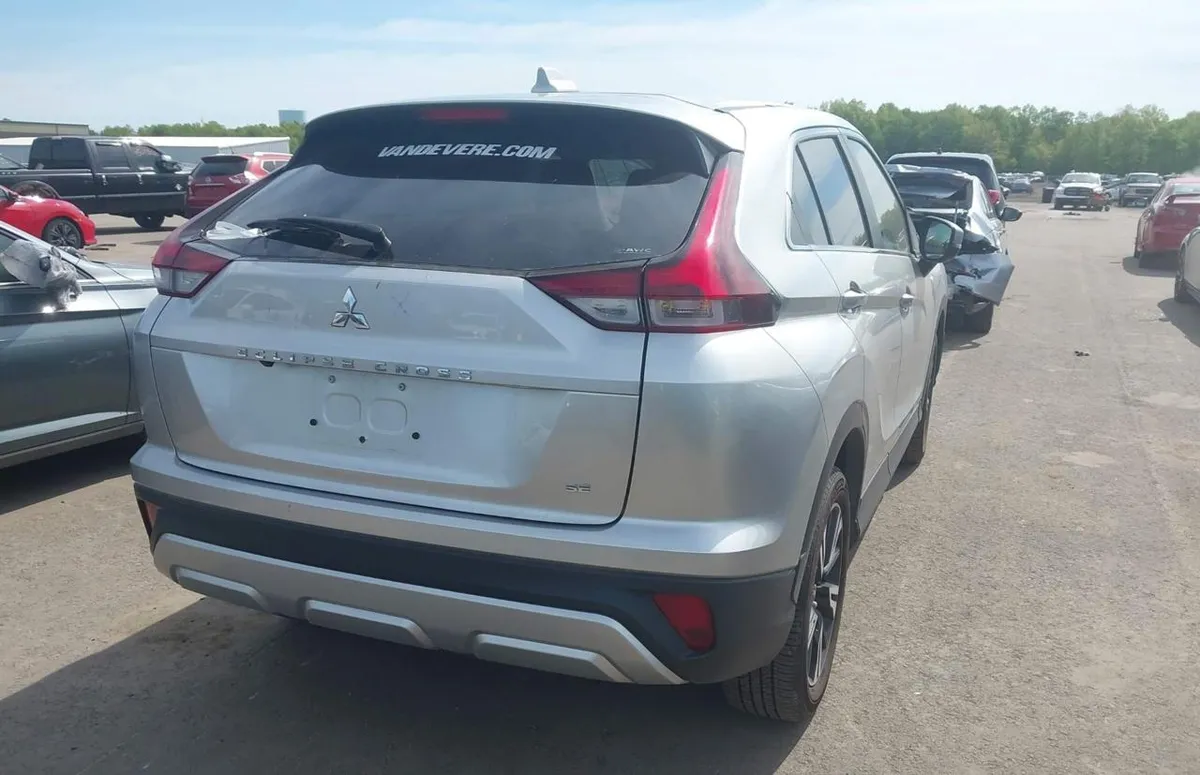 MITSUBISHI ECLIPSE CROSS SE 2023