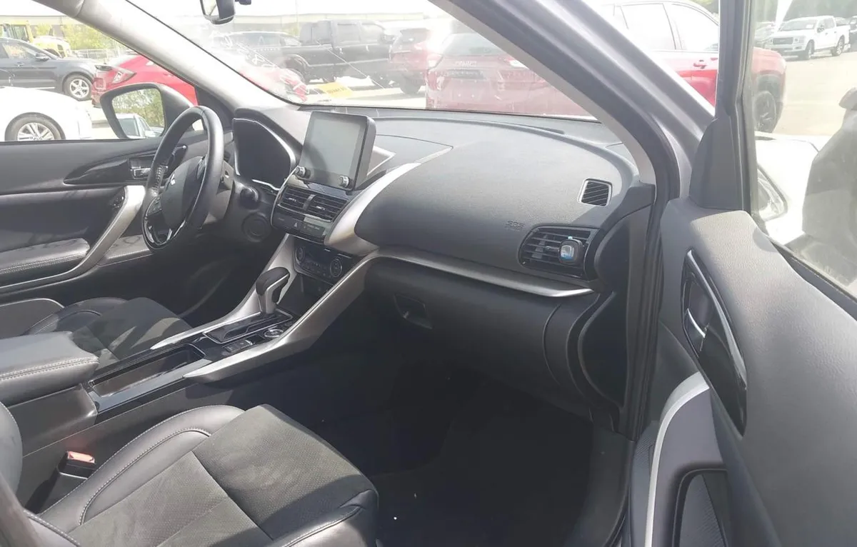 MITSUBISHI ECLIPSE CROSS SE 2023