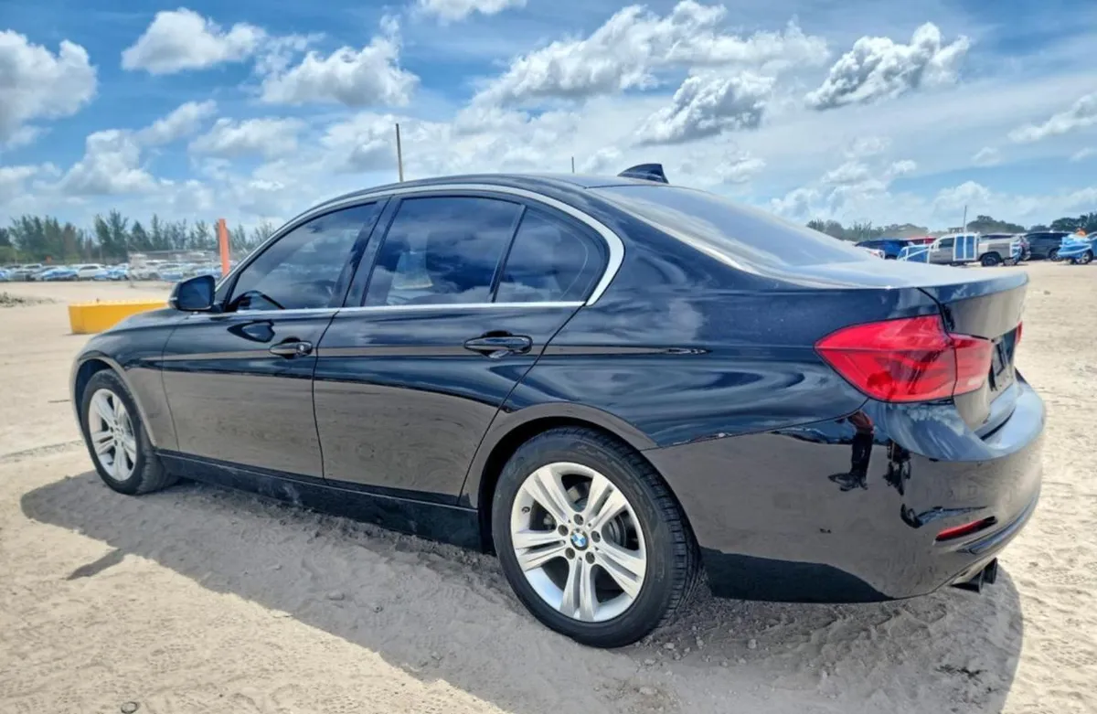 BMW 330 I 2017