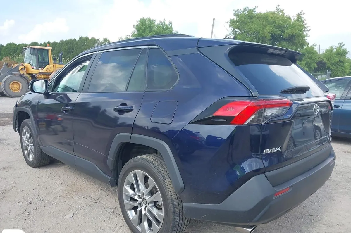 TOYOTA RAV4 XLE PREMIUM 2022
