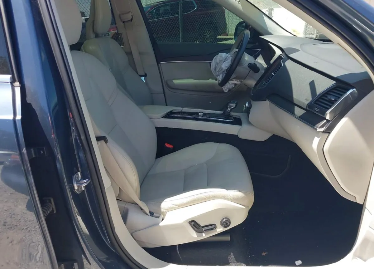 VOLVO XC90 MOMENTUM 2020