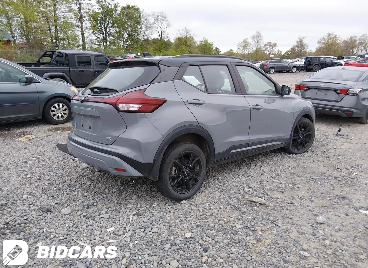 NISSAN KICKS 2023