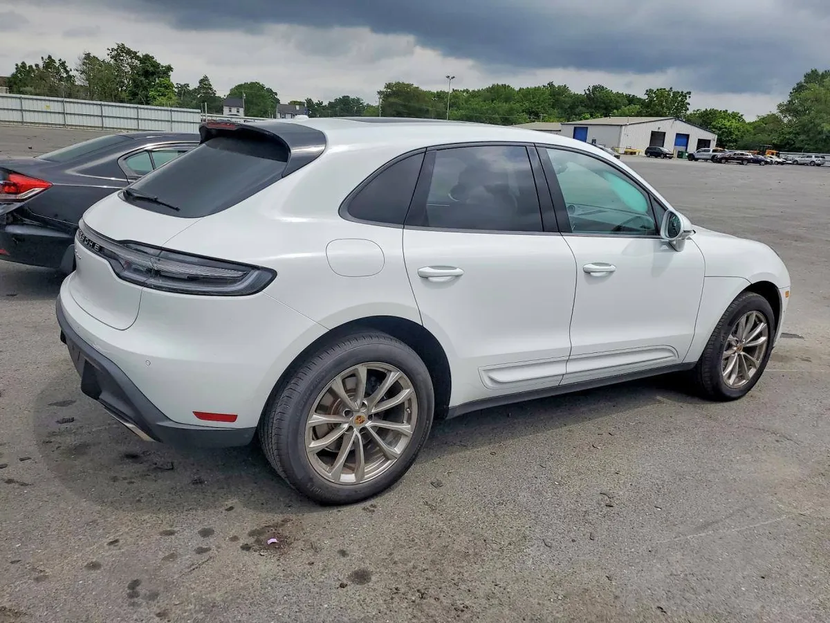 PORSCHE MACAN 2023