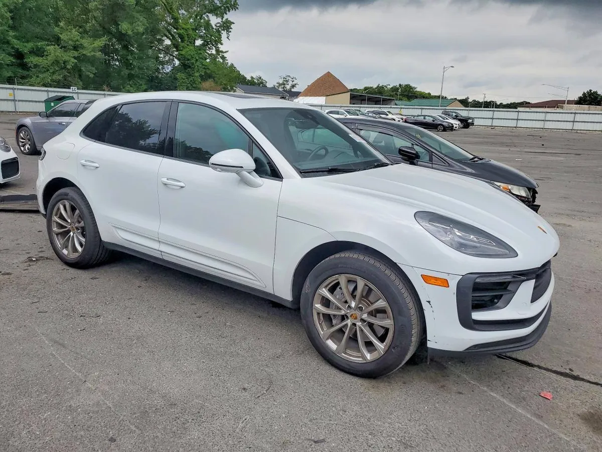 PORSCHE MACAN 2023