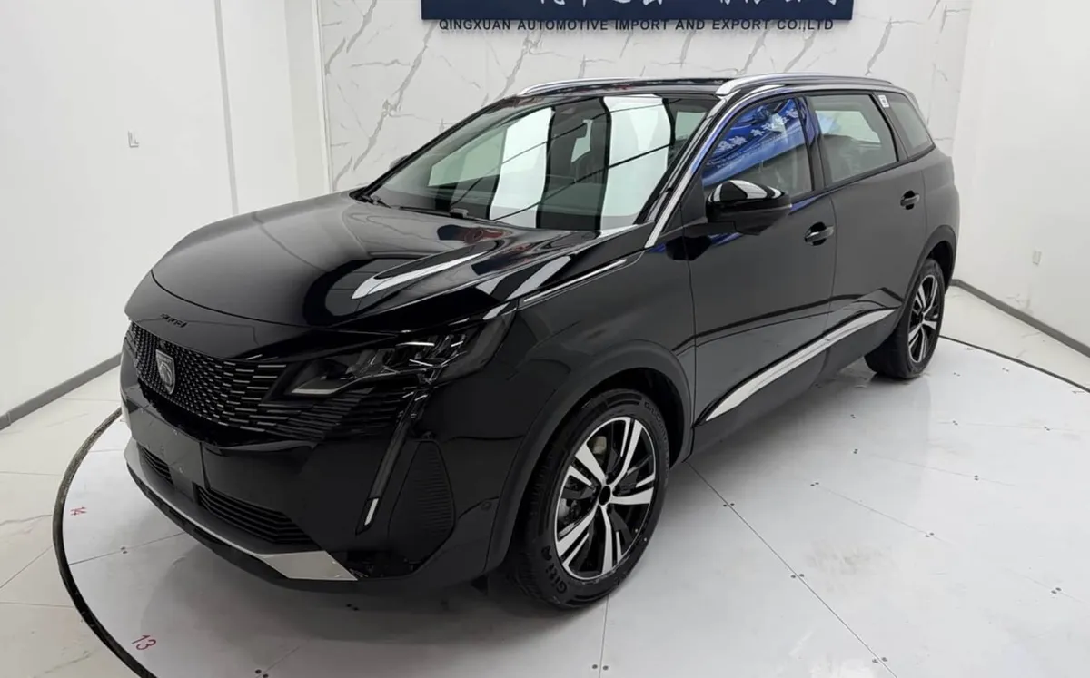 PEUGEOT 5008 LUXURY 2026