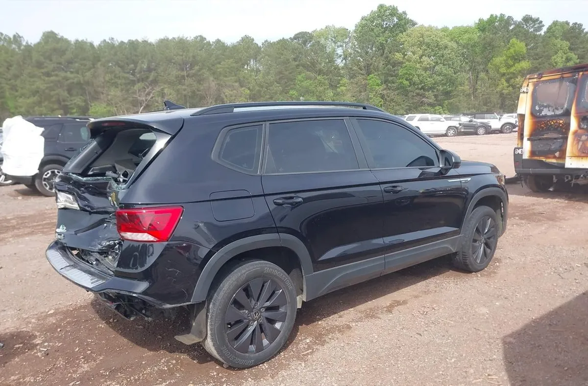 VOLKSWAGEN TAOS 1.5T S 2024