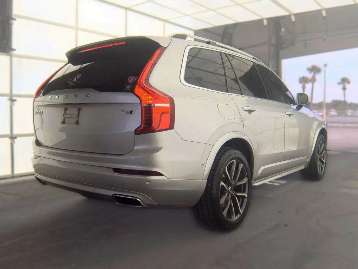 VOLVO XC90 T6 MOMENTUM 7-PASSENGER 2017