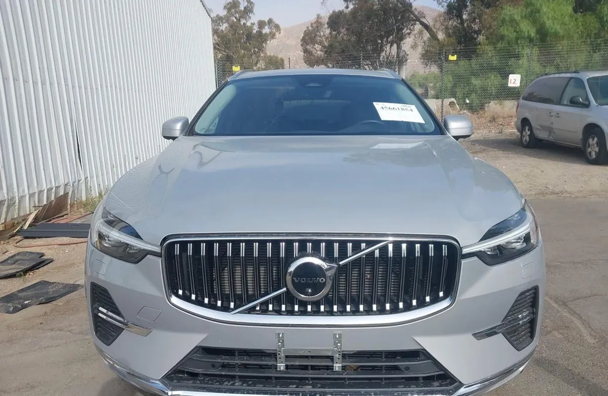 VOLVO XC60 2022