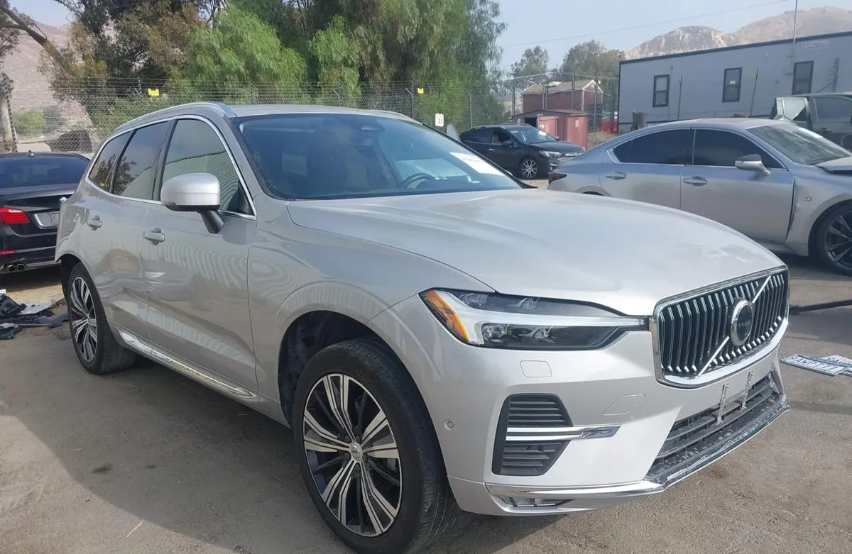 VOLVO XC60 2022
