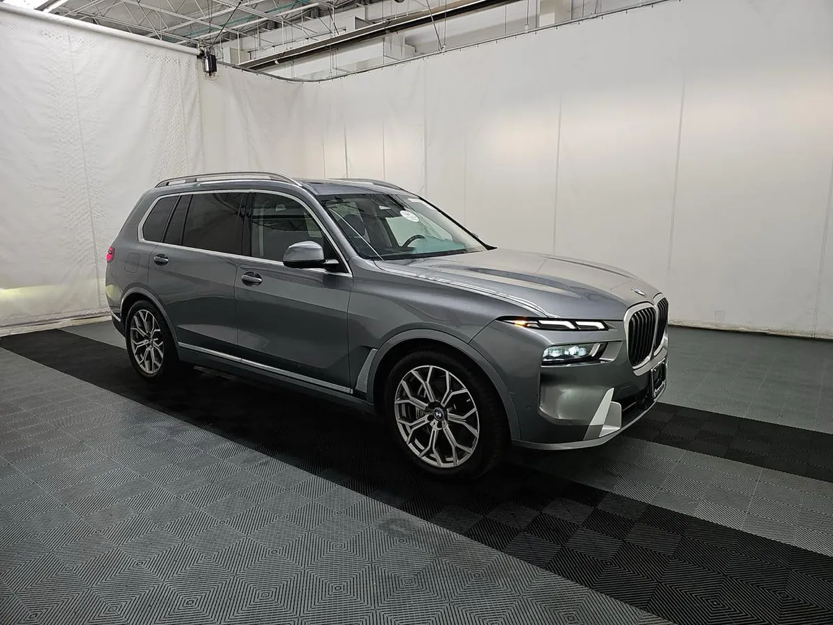 BMW X7 SPORTS ACTIVITY VEHICLE 2023
