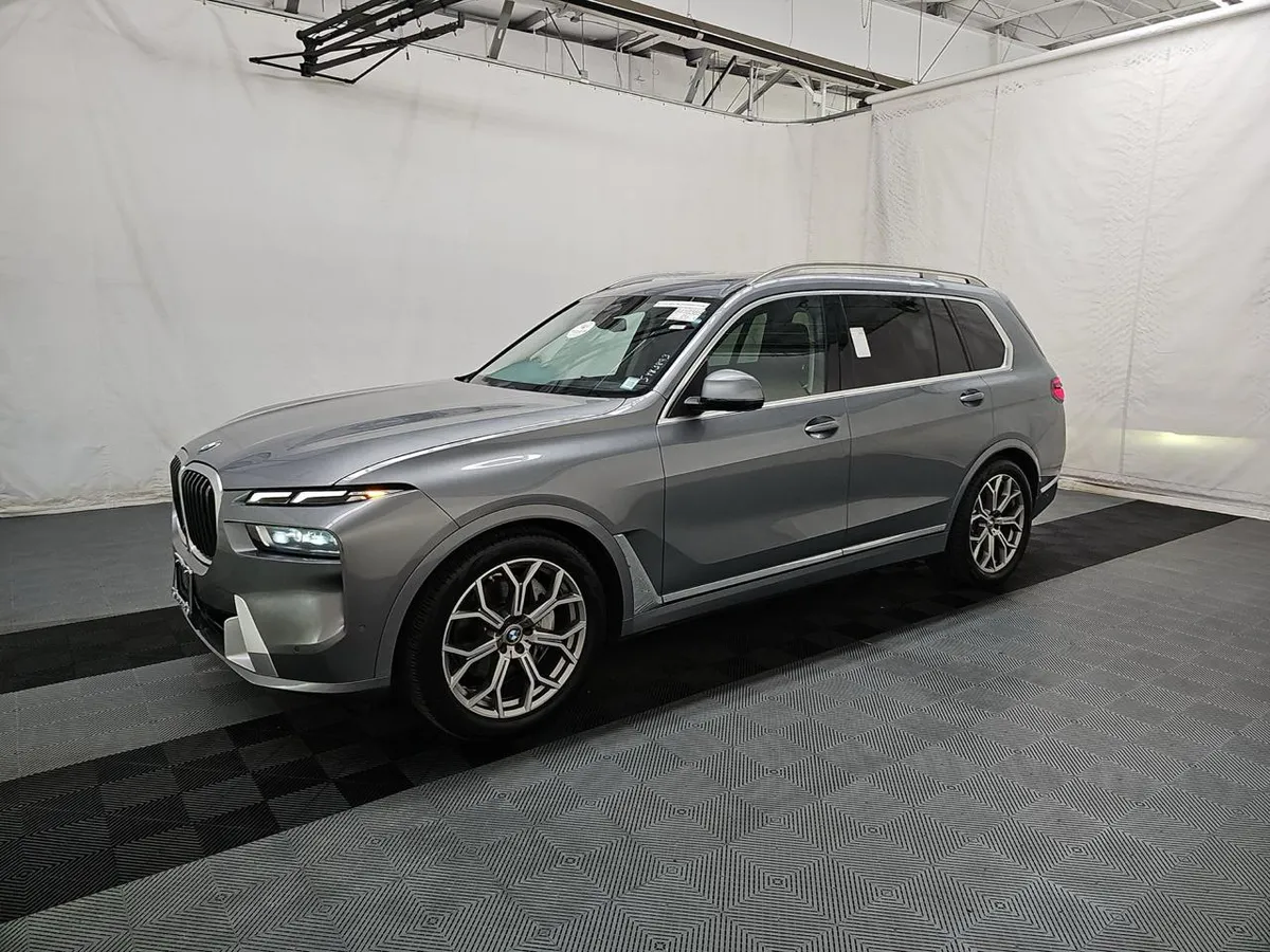 BMW X7 SPORTS ACTIVITY VEHICLE 2023
