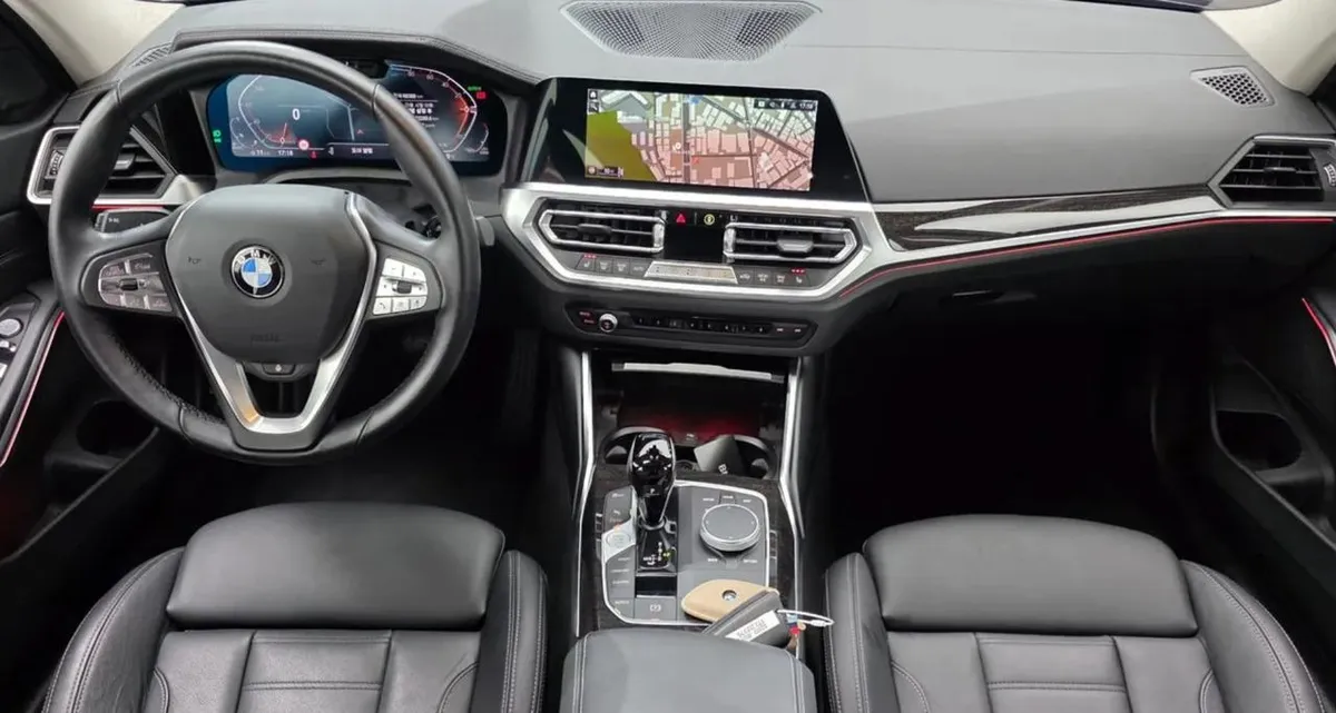 BMW 3 SERIES LUXURY LINE (ХРОМ-ПАКЕТ ПАНОРАМНЫЙ ЛЮК ЭЛЕГАНТНЫЙ КОЖАНЫЙ САЛОН) 2022