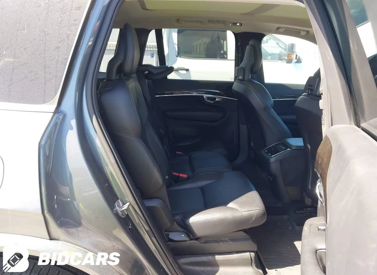 VOLVO XC90 T6 MOMENTUM 2018