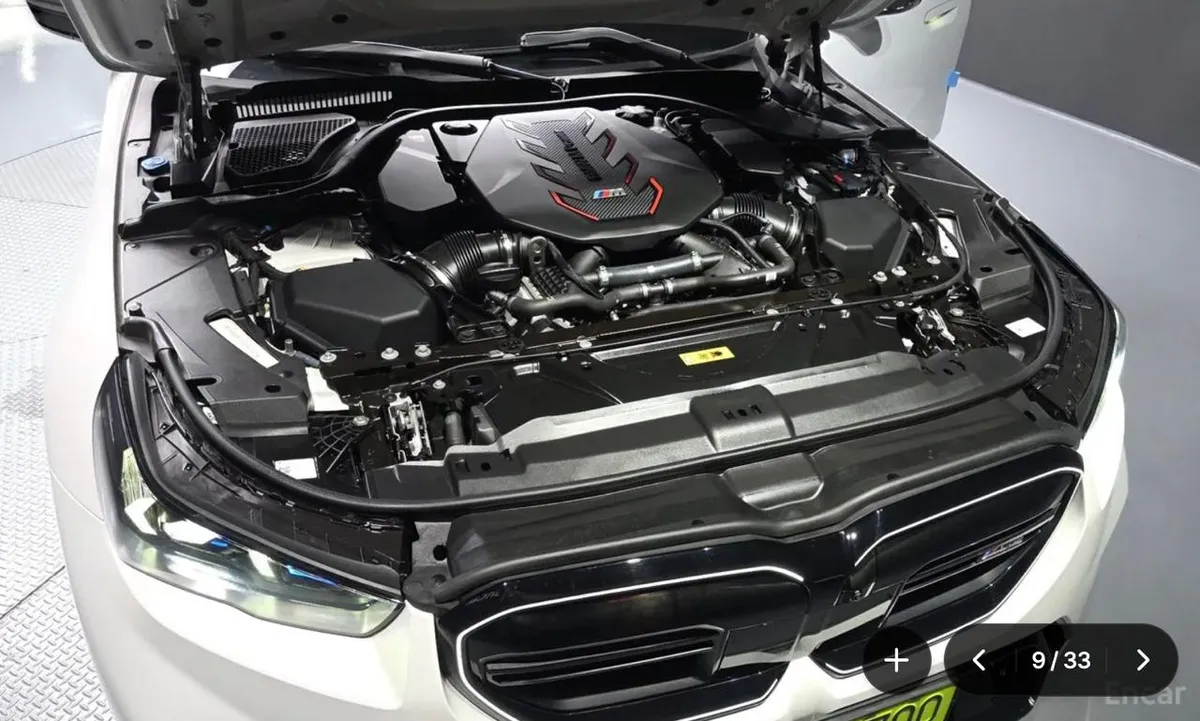 BMW M5 G90 2025