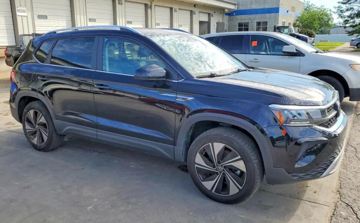 VOLKSWAGEN TAOS SE 2024