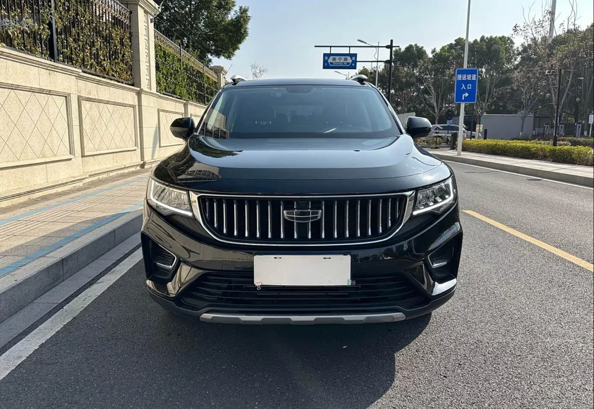 GEELY OKAVANGO ПОЛНОЦЕННЫЕ 3 РЯДА СИДЕНИЙ (7 МЕСТ) 2022